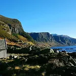 I Gangavstand Til Strand, Sentrum Og Fjellet *