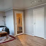 I Gangavstand Til Strand, Sentrum Og Fjellet Selje