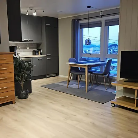 I Gangavstand Til Strand, Sentrum Og Fjellet *