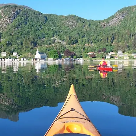 I Gangavstand Til Strand, Sentrum Og Fjellet * Selje