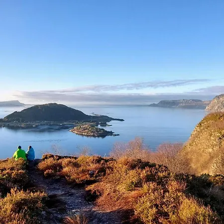 I Gangavstand Til Strand, Sentrum Og Fjellet Apartmán