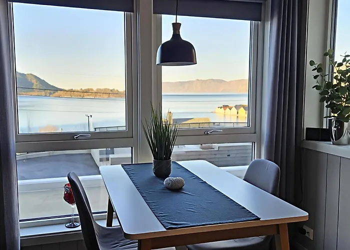 I Gangavstand Til Strand, Sentrum Og Fjellet Apartmán