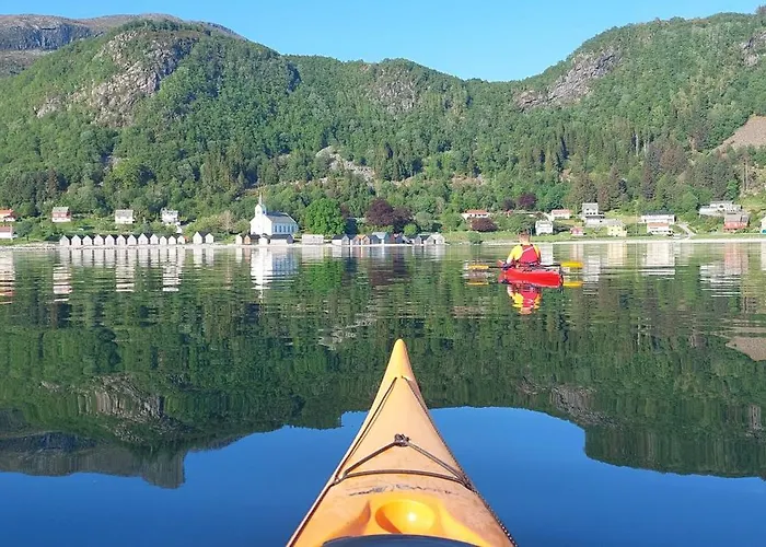 I Gangavstand Til Strand, Sentrum Og Fjellet * Selje