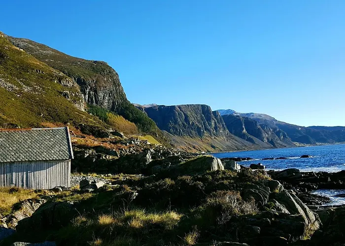 I Gangavstand Til Strand, Sentrum Og Fjellet *