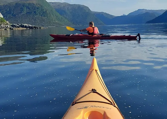 I Gangavstand Til Strand, Sentrum Og Fjellet * Selje