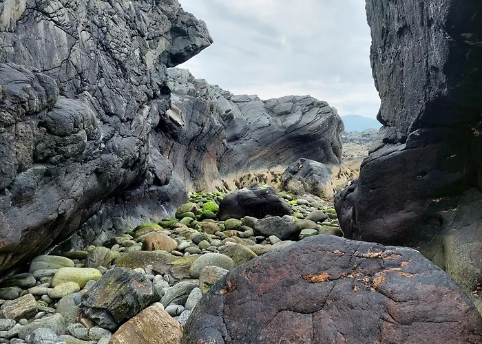 I Gangavstand Til Strand, Sentrum Og Fjellet *