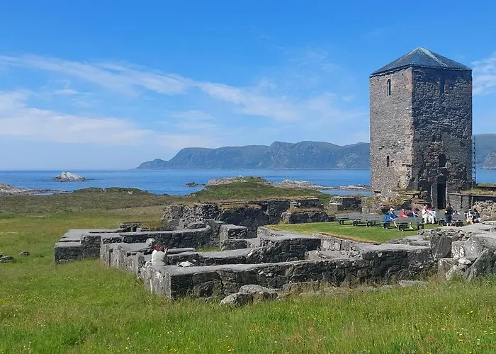 I Gangavstand Til Strand, Sentrum Og Fjellet