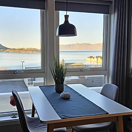 I Gangavstand Til Strand, Sentrum Og Fjellet Daire